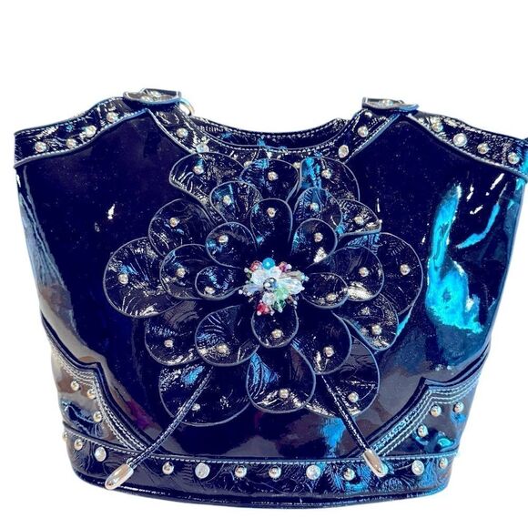 Cowgirl Trendy Black Patent Vinyl Conceal Carry Bag - Picture 5 of 16